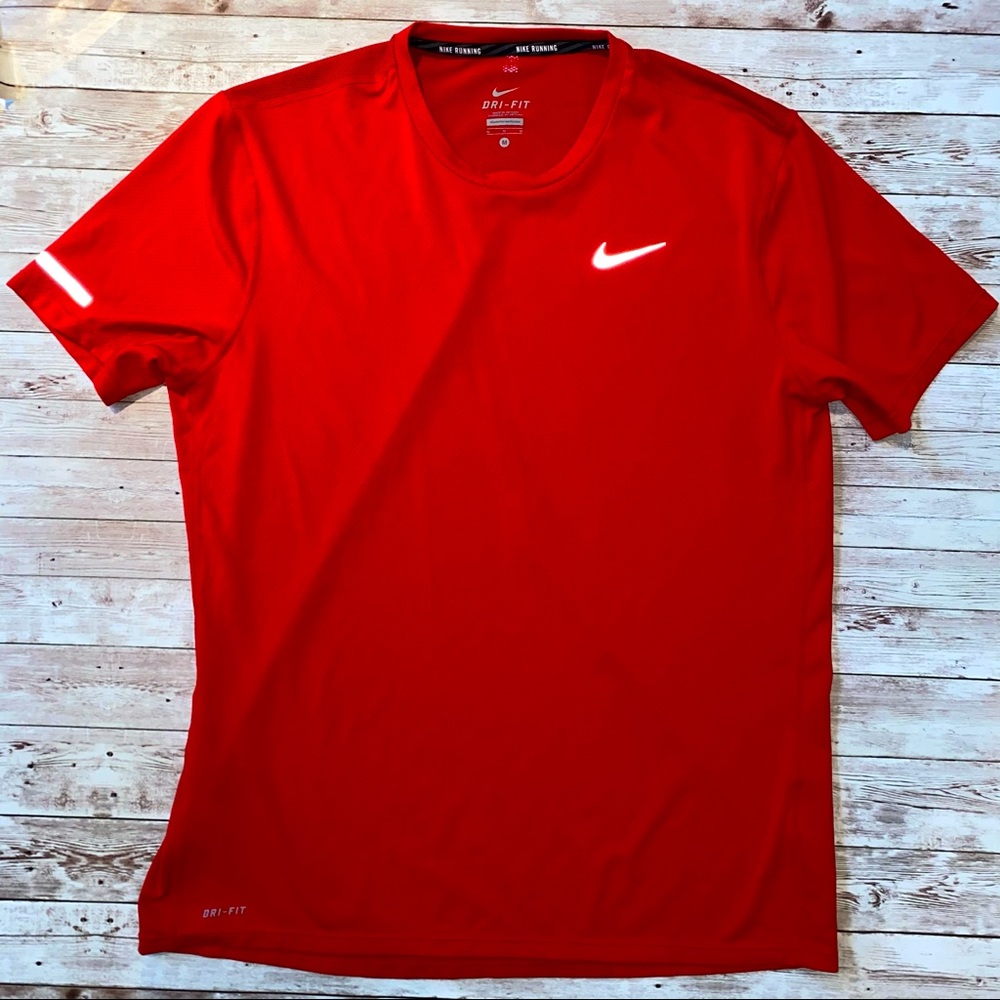 Nike Running Dri-Fit Reflective swoosh Size Medium